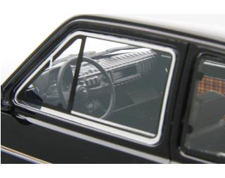 Fiat 126 Personal 4 Black 1978 Nero Laudoracing 1:18 Resinemodell (Türen, Motorhaube... nicht zu öffnen!)